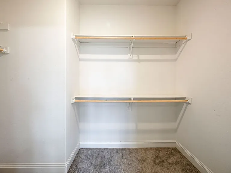 2250 N Inglewood St — Photo 11