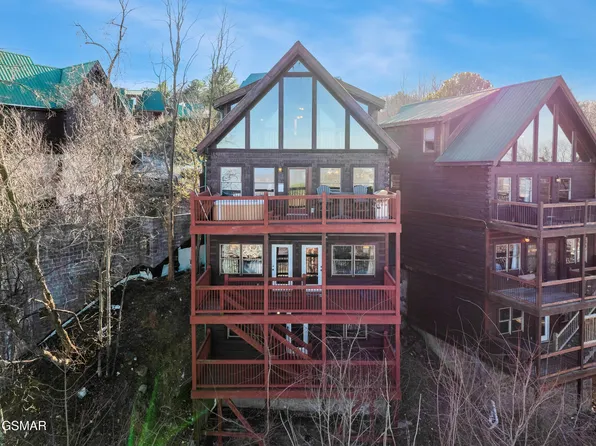 1274 Bear Cub Way, Gatlinburg, TN 37738