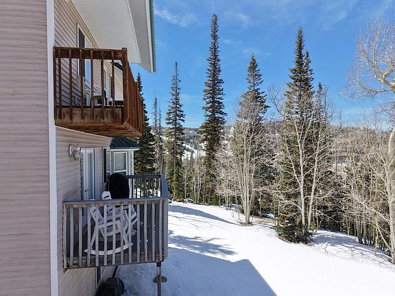 4th image of 429 N Aoki Michi Rd