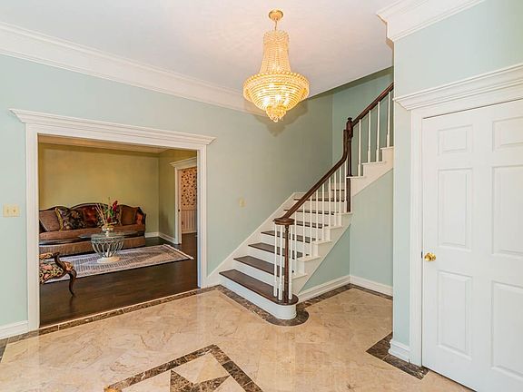 2nd image of 6 Bellchase Gardens Dr