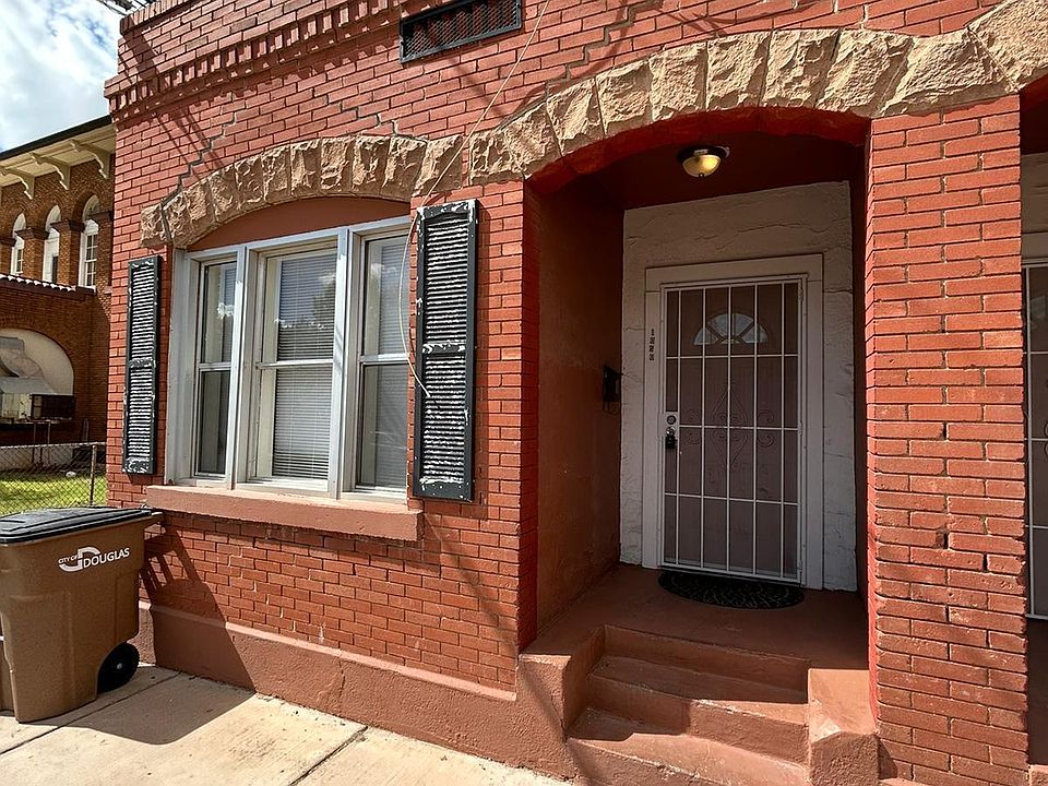 1st image of 1050 E Ave