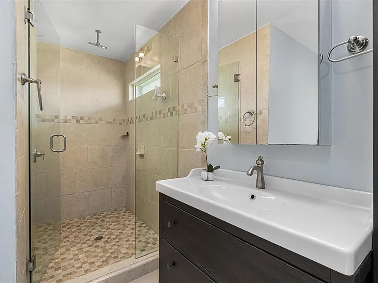 808 Salem Ln — Photo 18