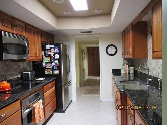 3rd image of 10322 W Willowbrook Dr