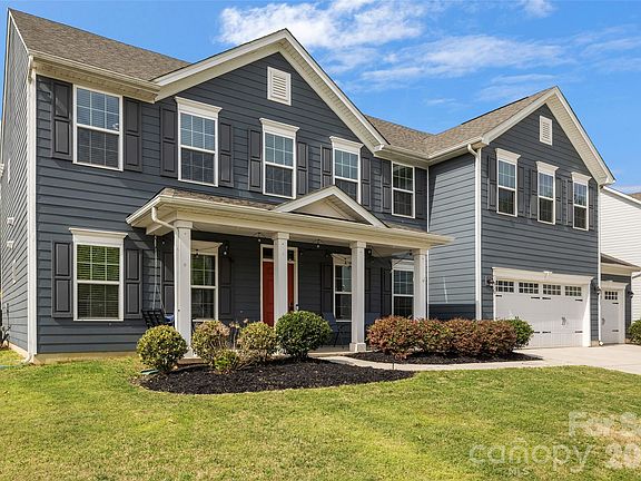 3rd image of 1620 Callahan Rd