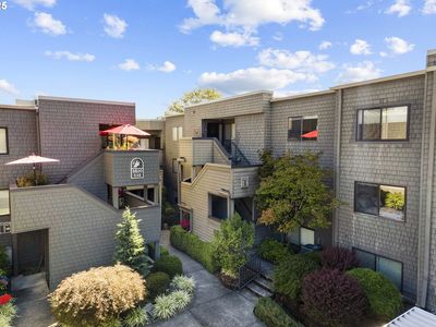 5620 S Riverside Ln APT 14, Portland, OR, 97239