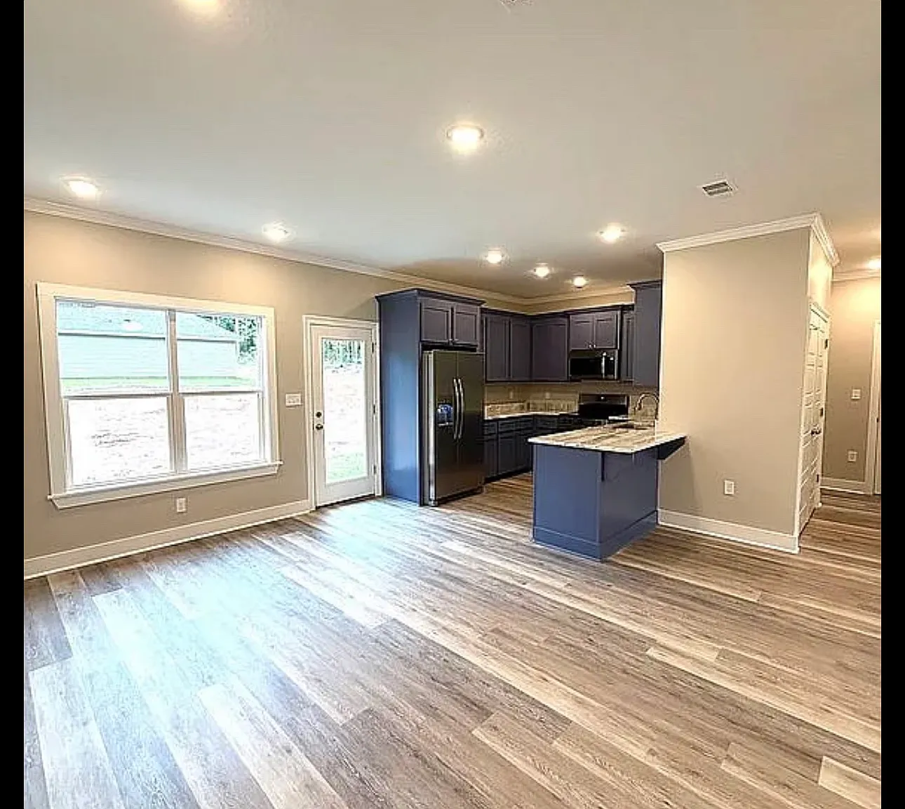 4 bed, 1455 sqft, $1,850 — Photo 4