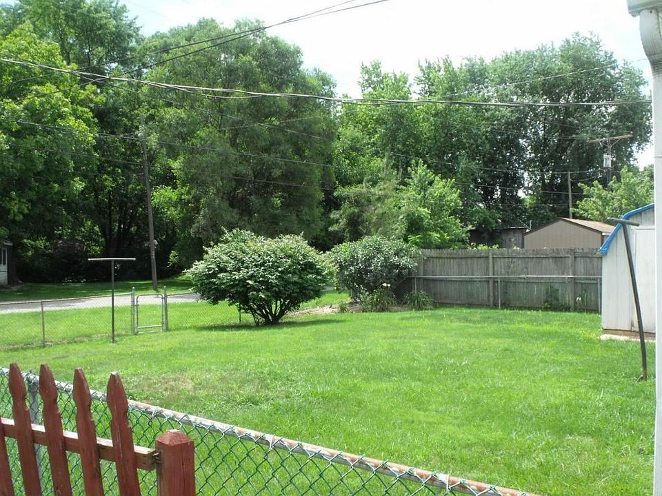 2nd image of 492 Stella Ave