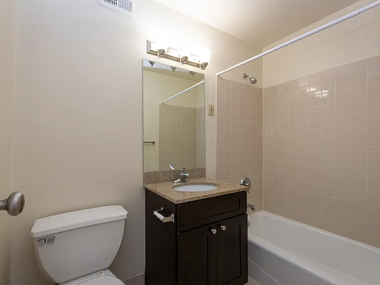 Berdan Court — Photo 8