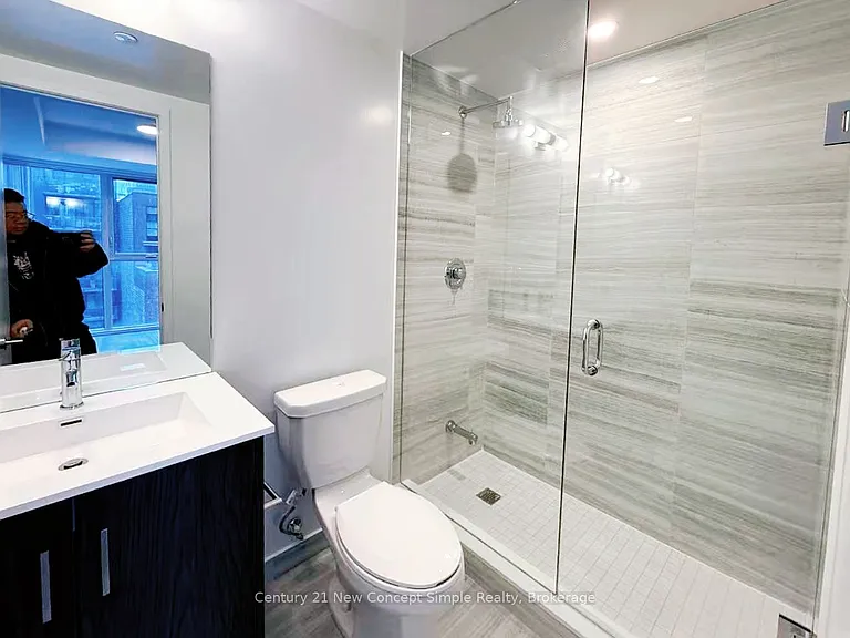 180 Front St E #806 — Photo 4