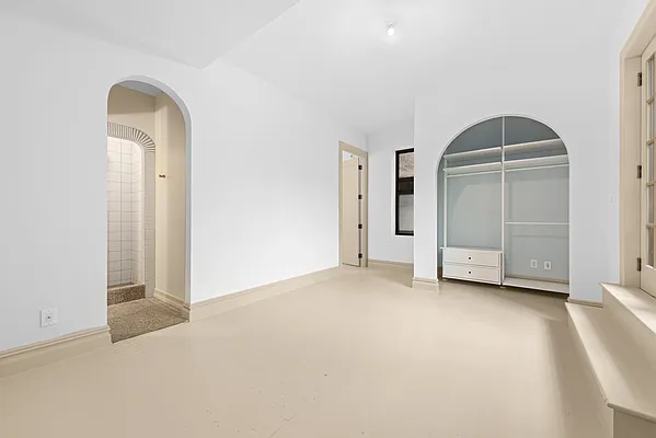 Rented by Douglas Elliman | media 22