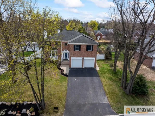 11 Hilltop Blvd, East Brunswick, NJ 08816