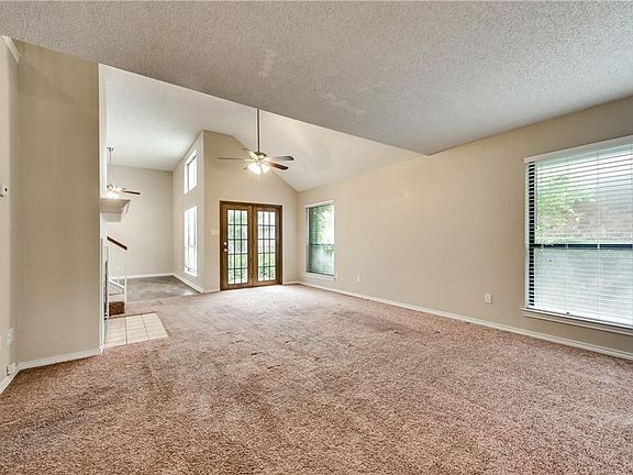 3rd image of 1126 Meadow Park Ln