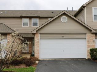 696 N Western Ln, Addison, IL 60101