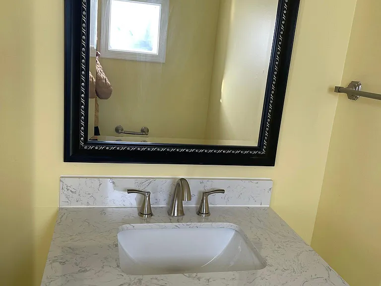 B5 Stonehedge Dr — Photo 23