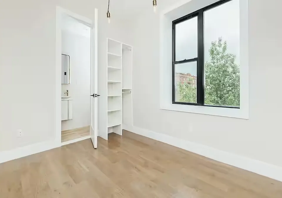 358 Irving Ave #3B-194