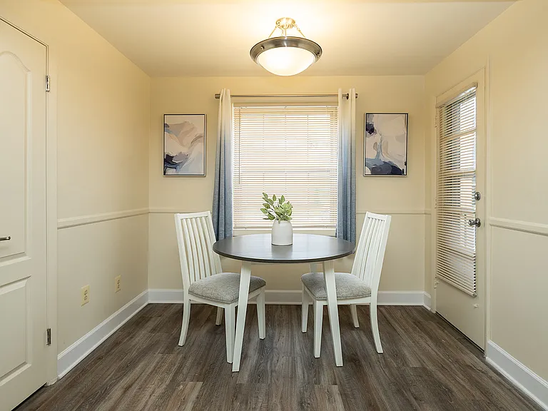 Cromwell Valley Apartments — Photo 8