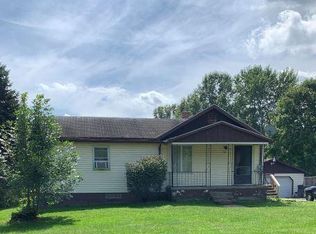 5649 Charleston Rd, Newton Falls, OH 44444