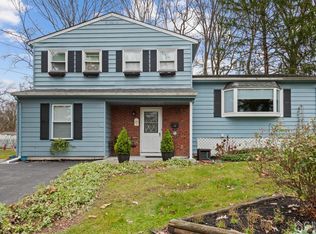 467 Barton Pl, North Brunswick, NJ 08902