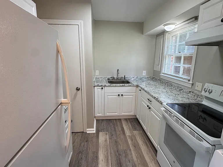 7064 Bray Rd #4 — Photo 3