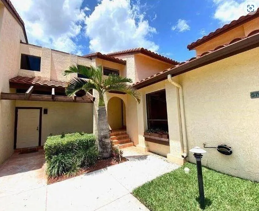 2 bed, 2.5 bath, 1452 sqft, $2,900 — Photo 1