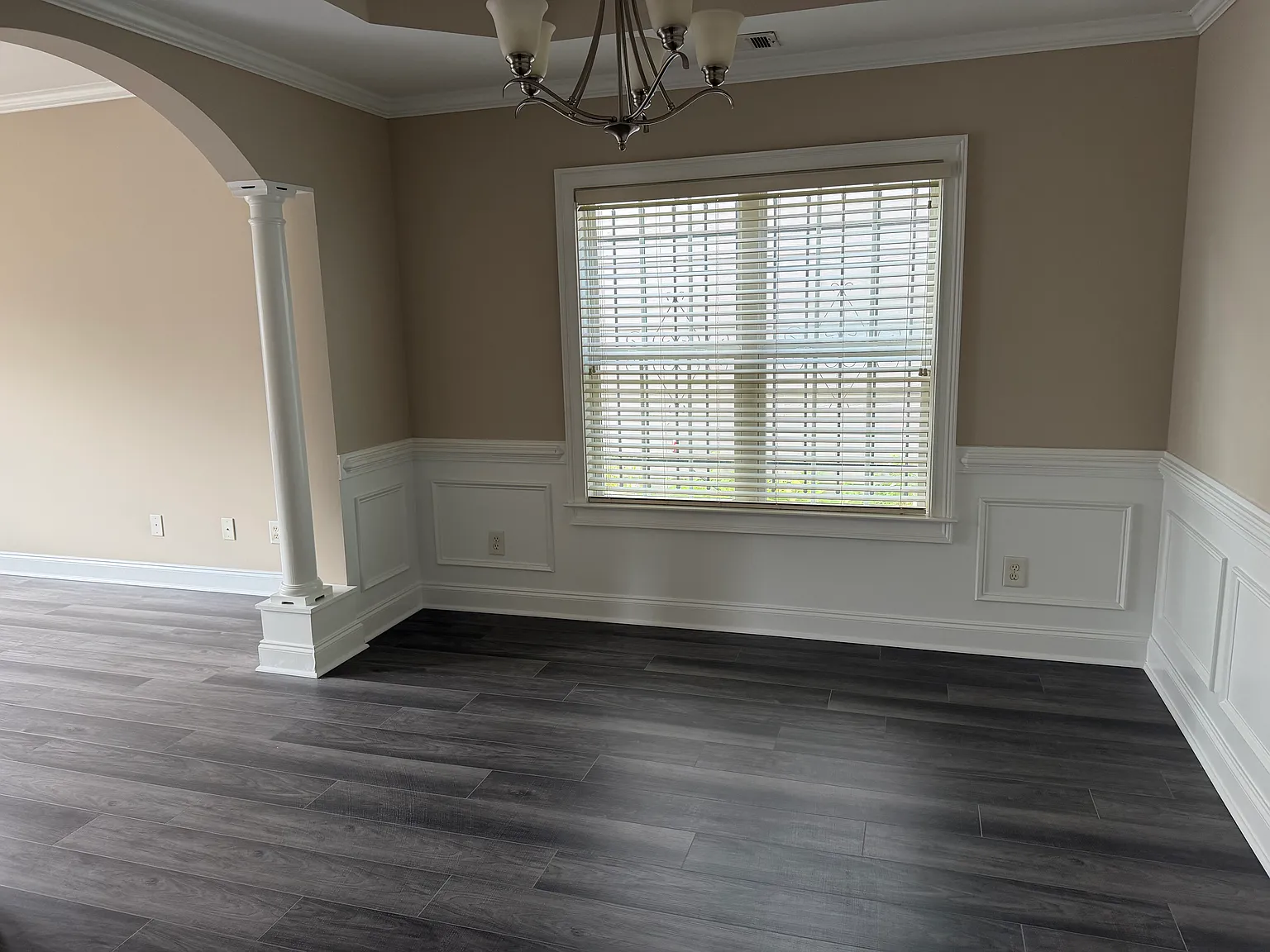 4 bed, 2.5 bath, 2533 sqft, $2,299 — Photo 3
