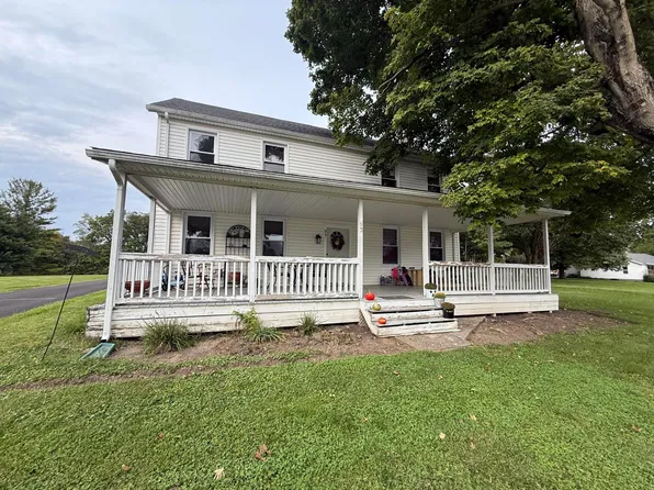 93 Main St, Unionville Center, OH 43077