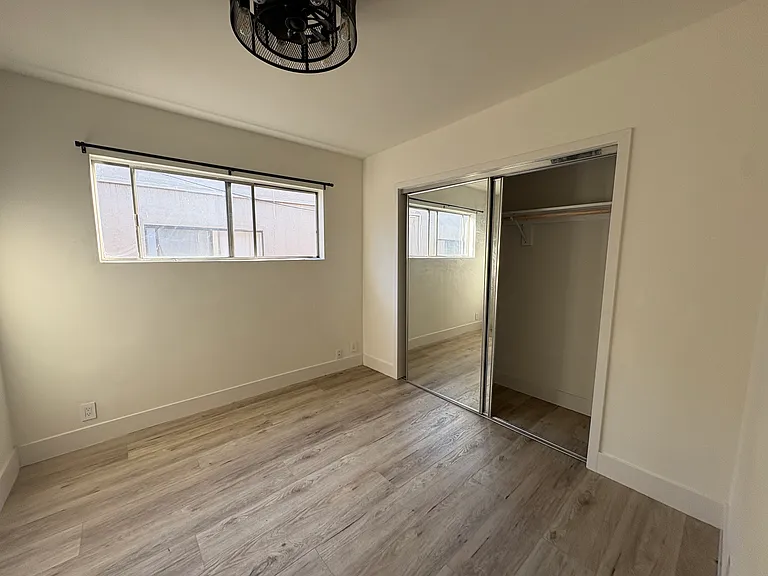 2176 Venice Blvd #11 — Photo 11