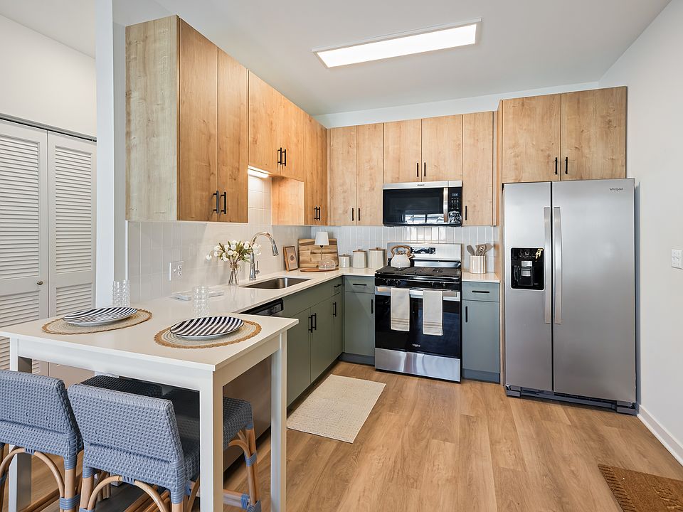 1st image of 1268 Quarry Ln #103