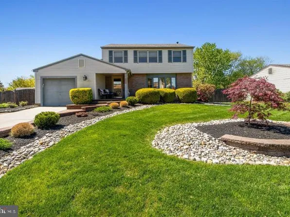 24 Castor Ct, Turnersville, NJ 08012