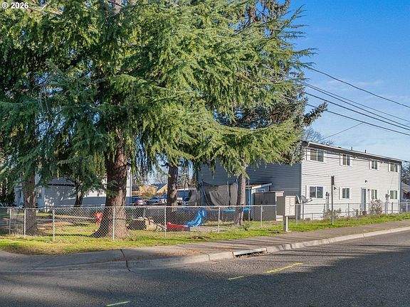 5th image of 420 N 13th Ave APT C