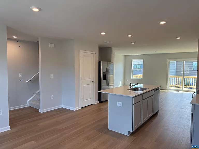 37 Laurin St — Photo 3