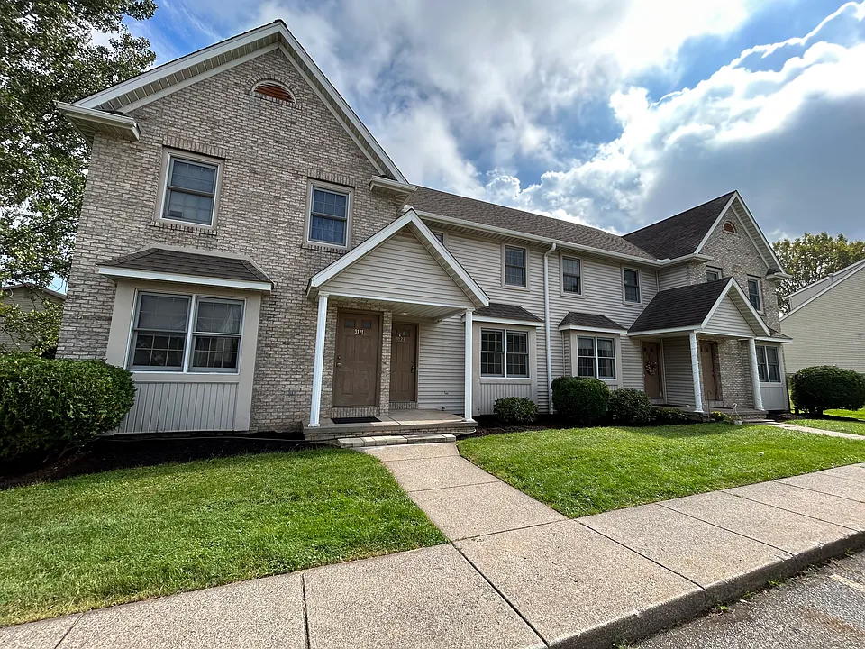 3137 W 38th St