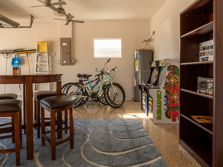 4728 SW 24th Ave — Photo 39