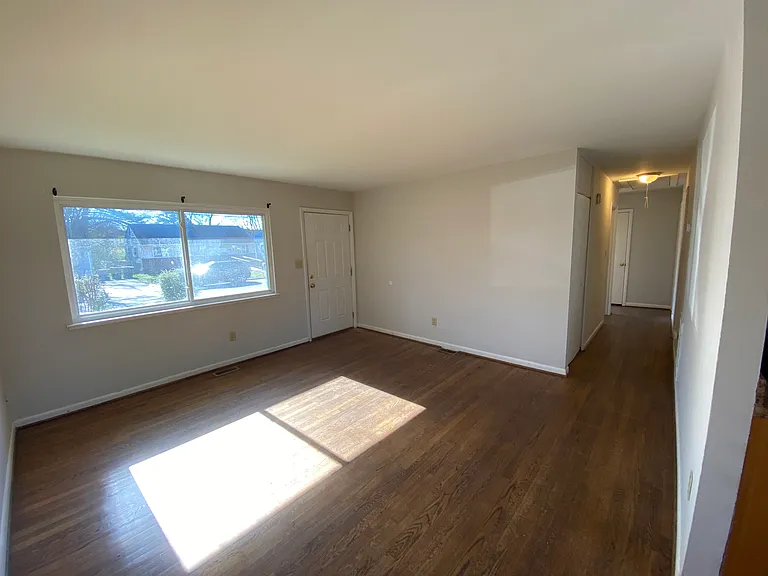 2053 Richard Ave — Photo 5