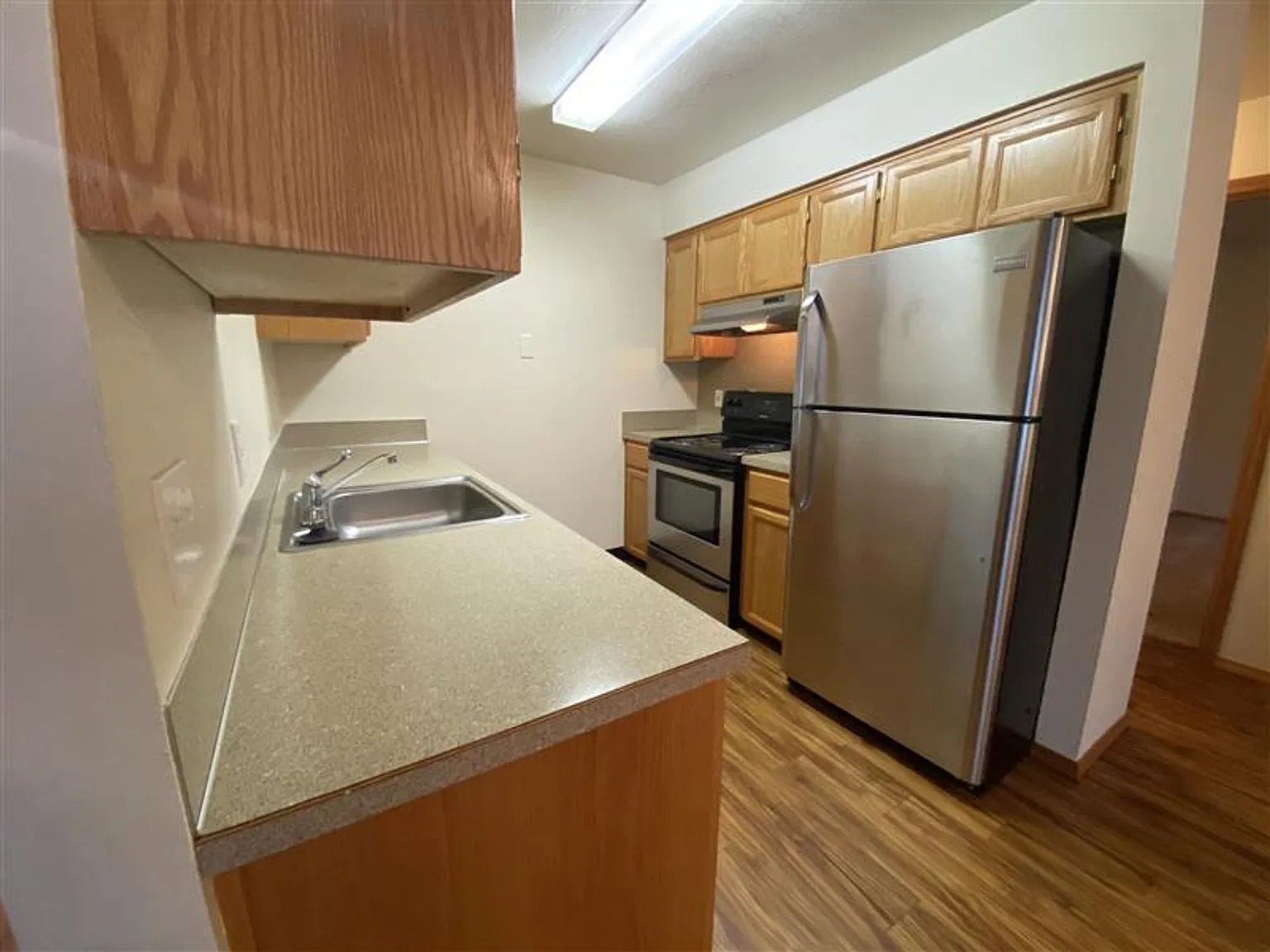 Laura Lane Apartments — Photo 1