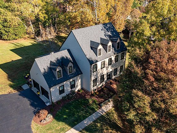 2nd image of 803 Lake Vista Dr
