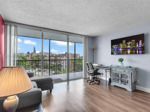 3821 Environ Blvd APT 502, Lauderhill, FL 33319