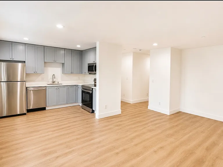 22400 Rockaway Ln — Photo 10