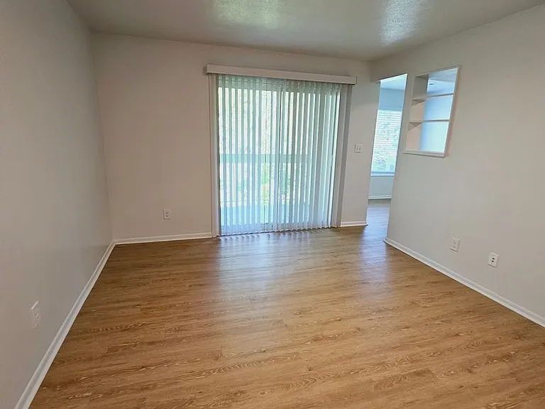 Sugarbush Apartments — Photo 21