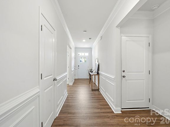 3rd image of 4207 Millstream Rd