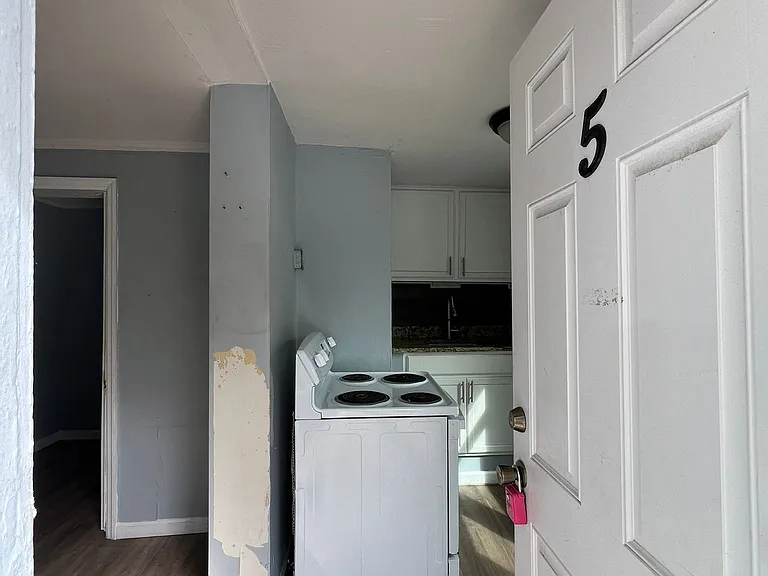 406 8th Ave S #5 — Photo 5