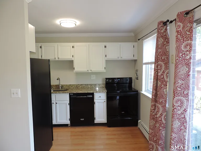 224 New Britain Ave #8 — Photo 3