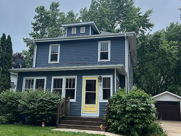 2nd image of 410 Saint Lawrence St