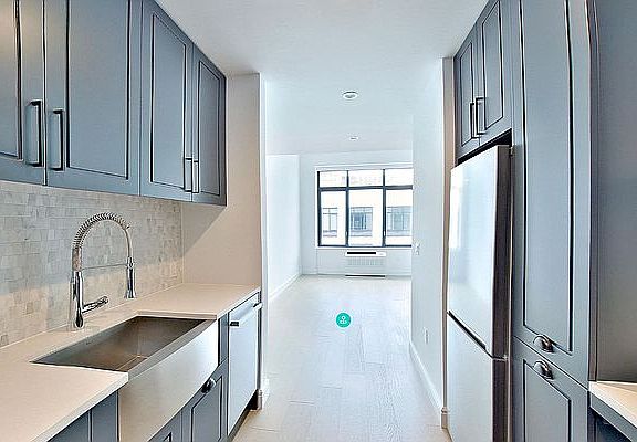 3rd image of 475 Clermont Ave #607