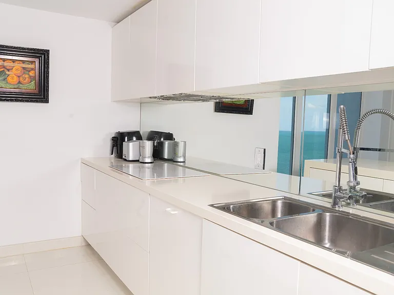 881 Ocean Dr #18H — Photo 1
