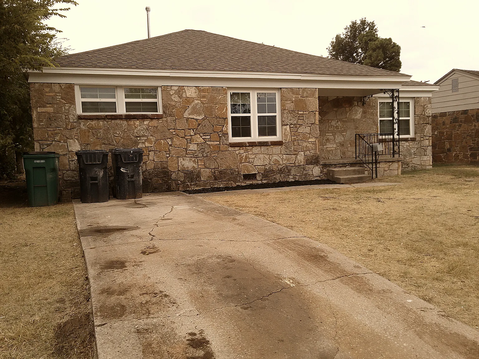 3 bed, 973 sqft, $1,050 — Photo 1