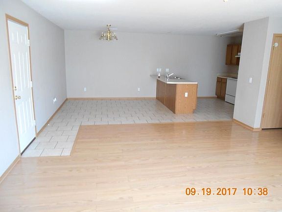 3rd image of 6116 W Milliken Bnd