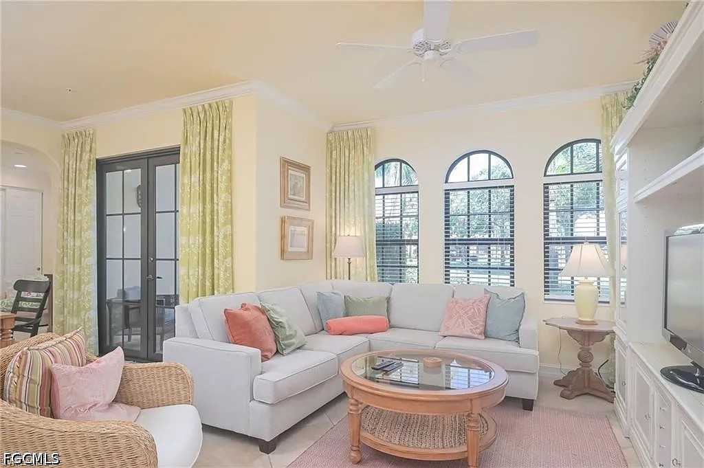 3 bed, 3.0 bath, 1910 sqft, $6,500 — Photo 3