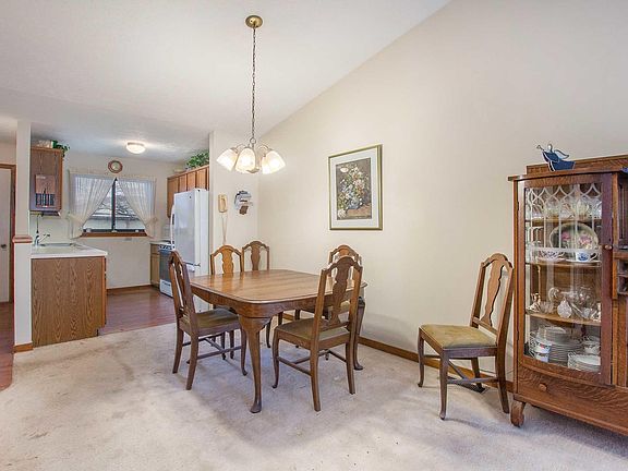 4th image of 140 Parkside Dr