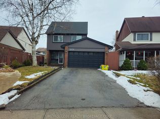6824 Estoril Rd, Mississauga, ON L5N1N1